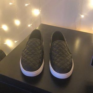 Steve Madden Ecentrcq Slip on Sneaker